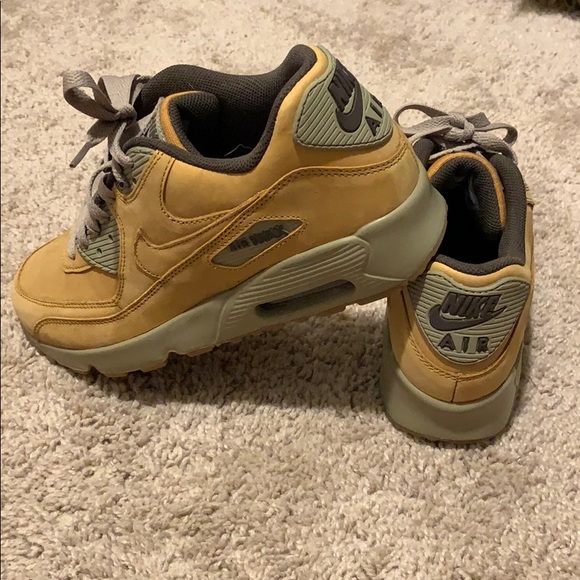 NIKE Air Max - Picture 4 of 5